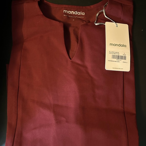 Mandala Wine Scrub Top - Picture 4 of 4